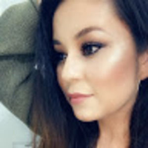 Meet your Posher, Adriana